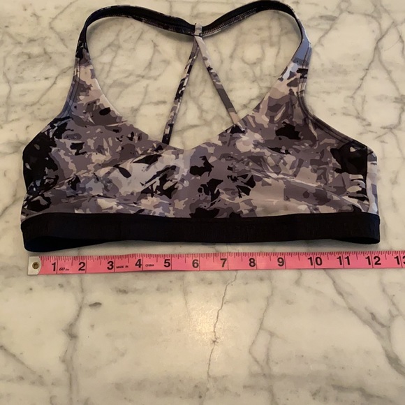 ❣️12.31 LAST CALL❣️Under Armor Sports Bra - Picture 2 of 3